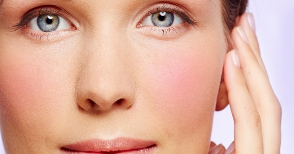 Curare la rosacea è possibile, tuttavia i rimedi hanno costi differenti.
