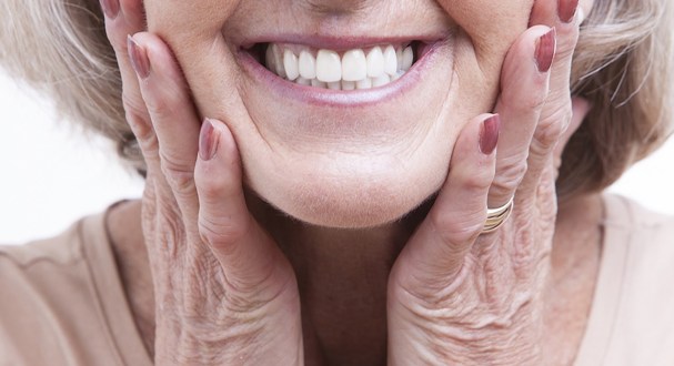 Il costo di una dentiera dipende dalla sua tipologia.