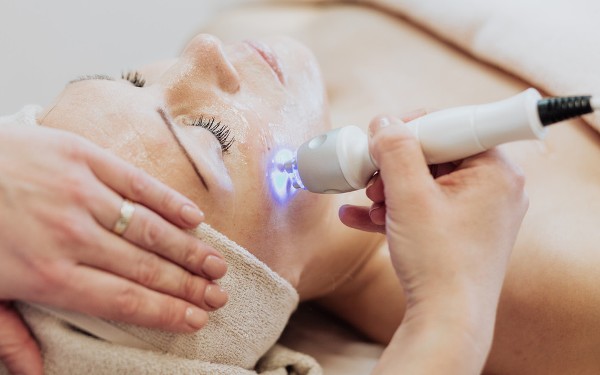 Tutti i dettagli per conoscere il prezzo di un trattamento laser per capillari a Venezia.